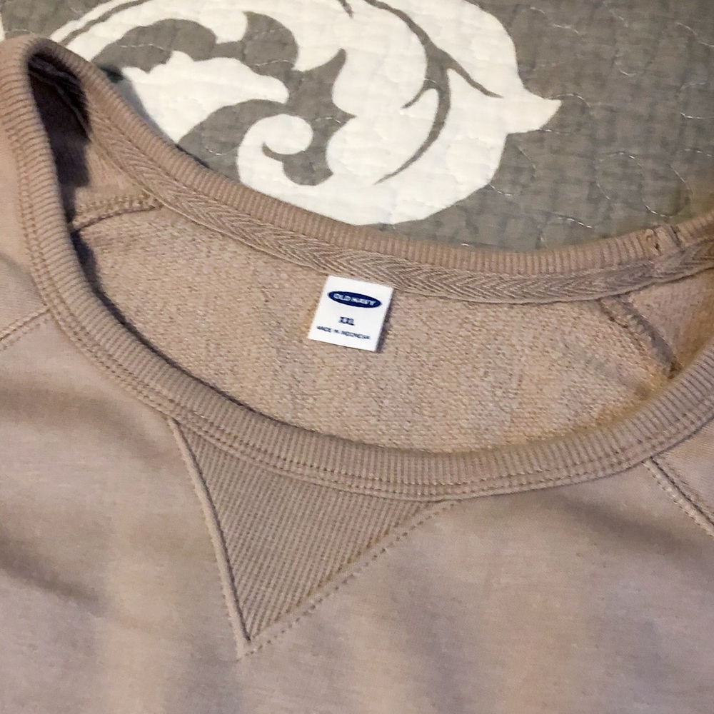 SOLD***Old Navy- Long Sleeve Sweatshirt XXL - Picture 5 of 11